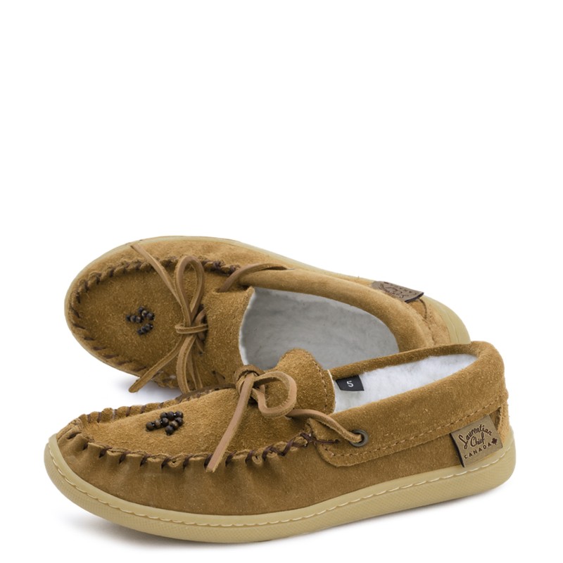 "Laurentian Chief Driving moc, beaded, orlon, 2 eyelets collar, natural rubber sole"