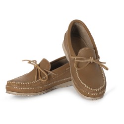 "Moccasins, single lacing, 8 hole collar, padded sole, indian caoutchouc sole"