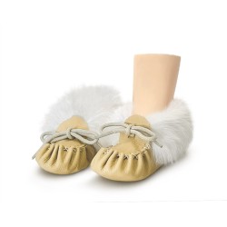 "Laurentian Chief Baby moccasin fur collar, insole"